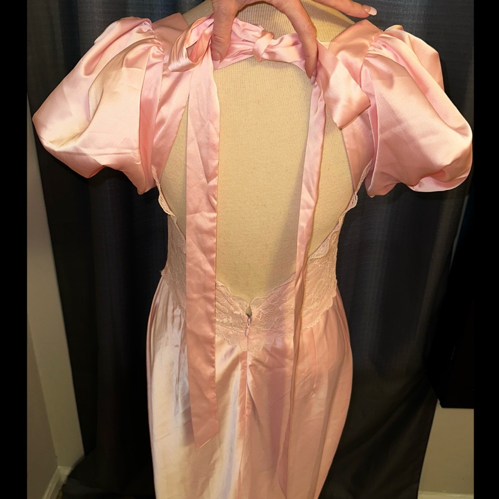 Unholy Dolls Kill ‘BELLE KISS’ Pink Satin Lace Gown NWT XL - Picture 10 of 16